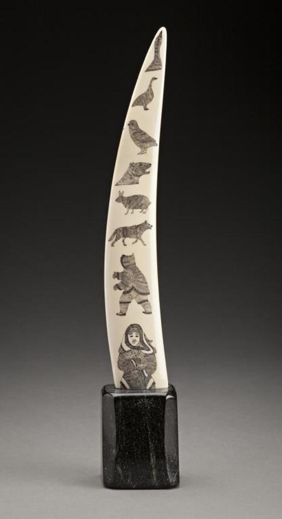 Davidee Itulu (1929-2006) - Scrimshaw Tusk