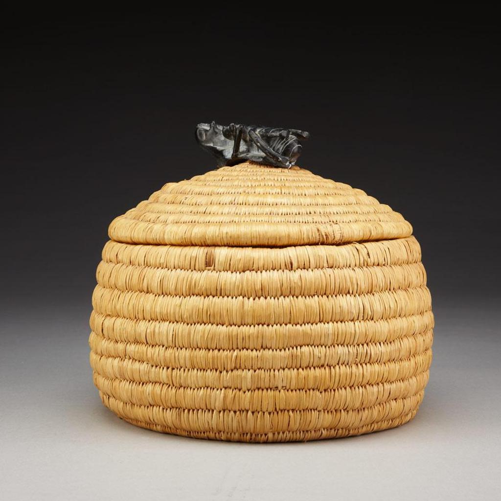 Davidialuk Alasua Amittu (1910-1976) - Lidded Basket Adorned With Louse Eating Grubs