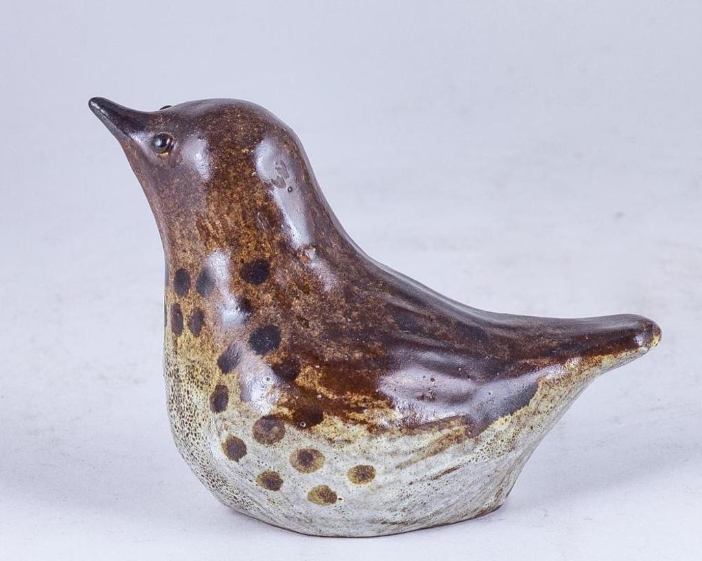 Tommy Kakinuma - a ceramic bird having a brown glaze