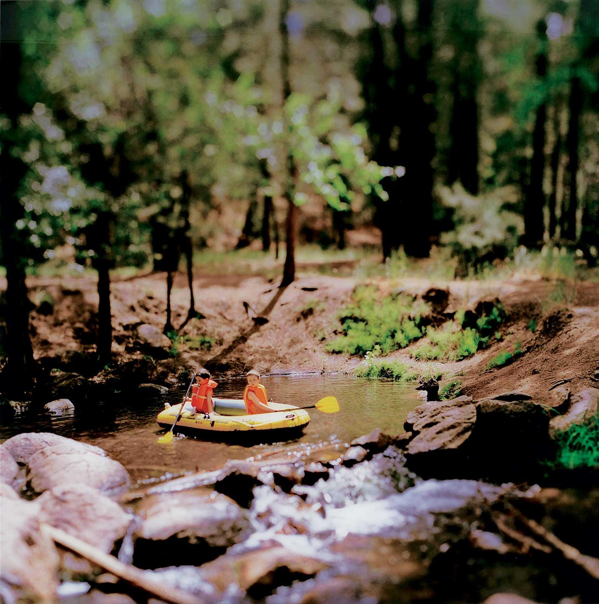 Toni Hafkenscheid (1959) - Kids in Raft