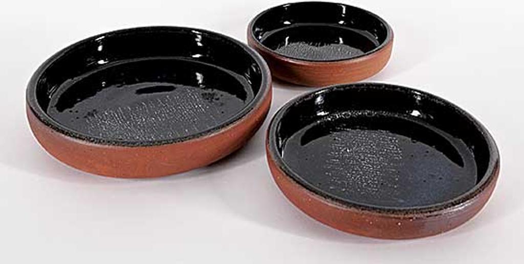Luke Orton Lindoe (1913-1998) - Untitled - Three Black Nesting Dishes with Scratch Design
