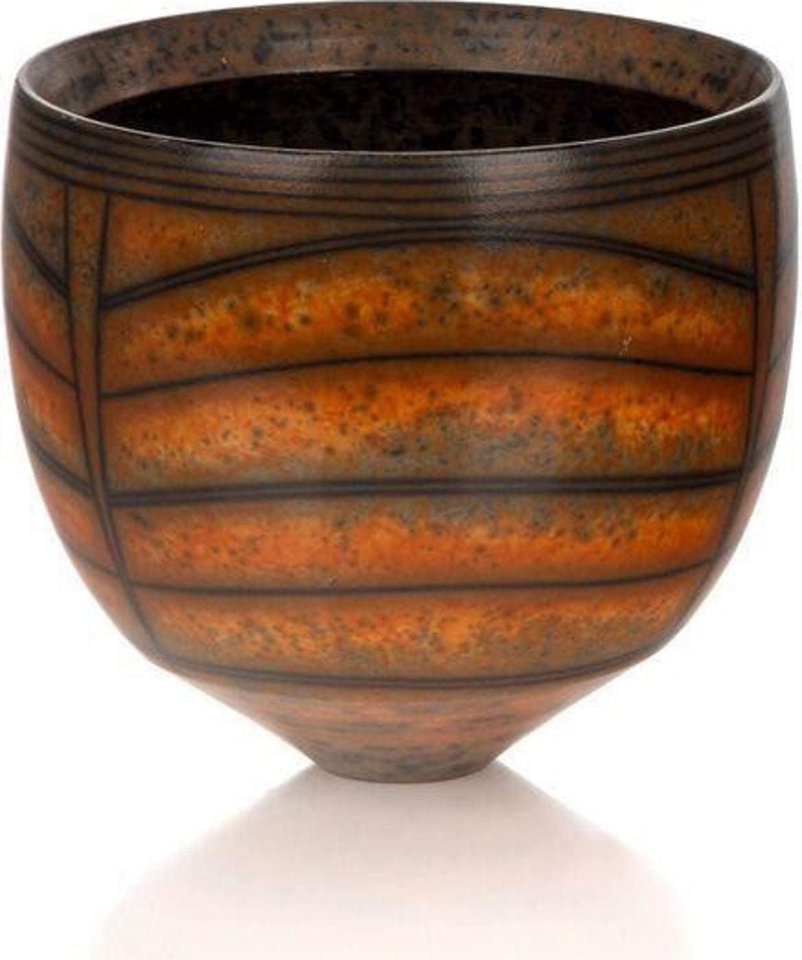 Duncan Ross (1943) - A small earthenware Terra Sigillata thrown and burnished bowls