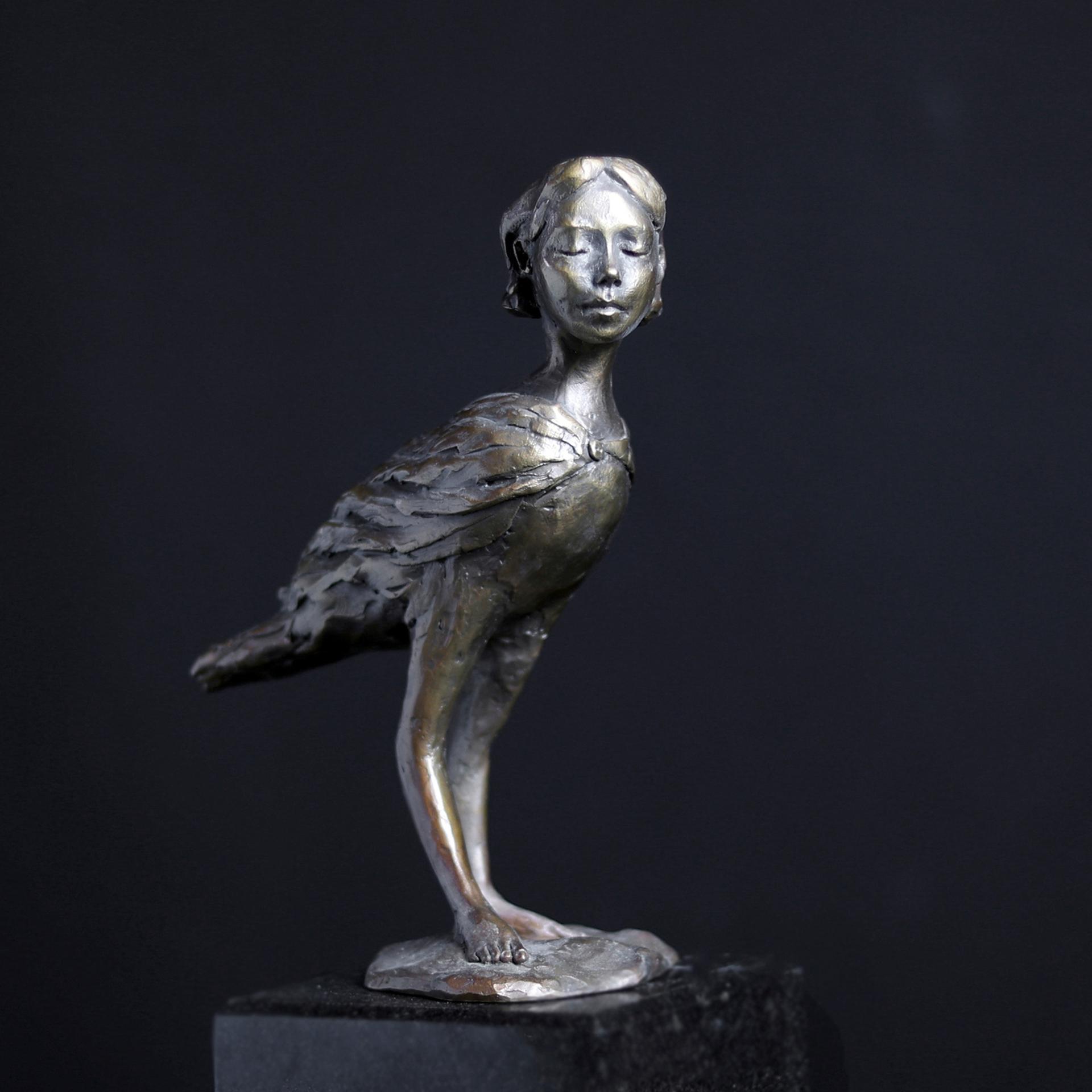 Louise Solecki Weir - Demure Bird
