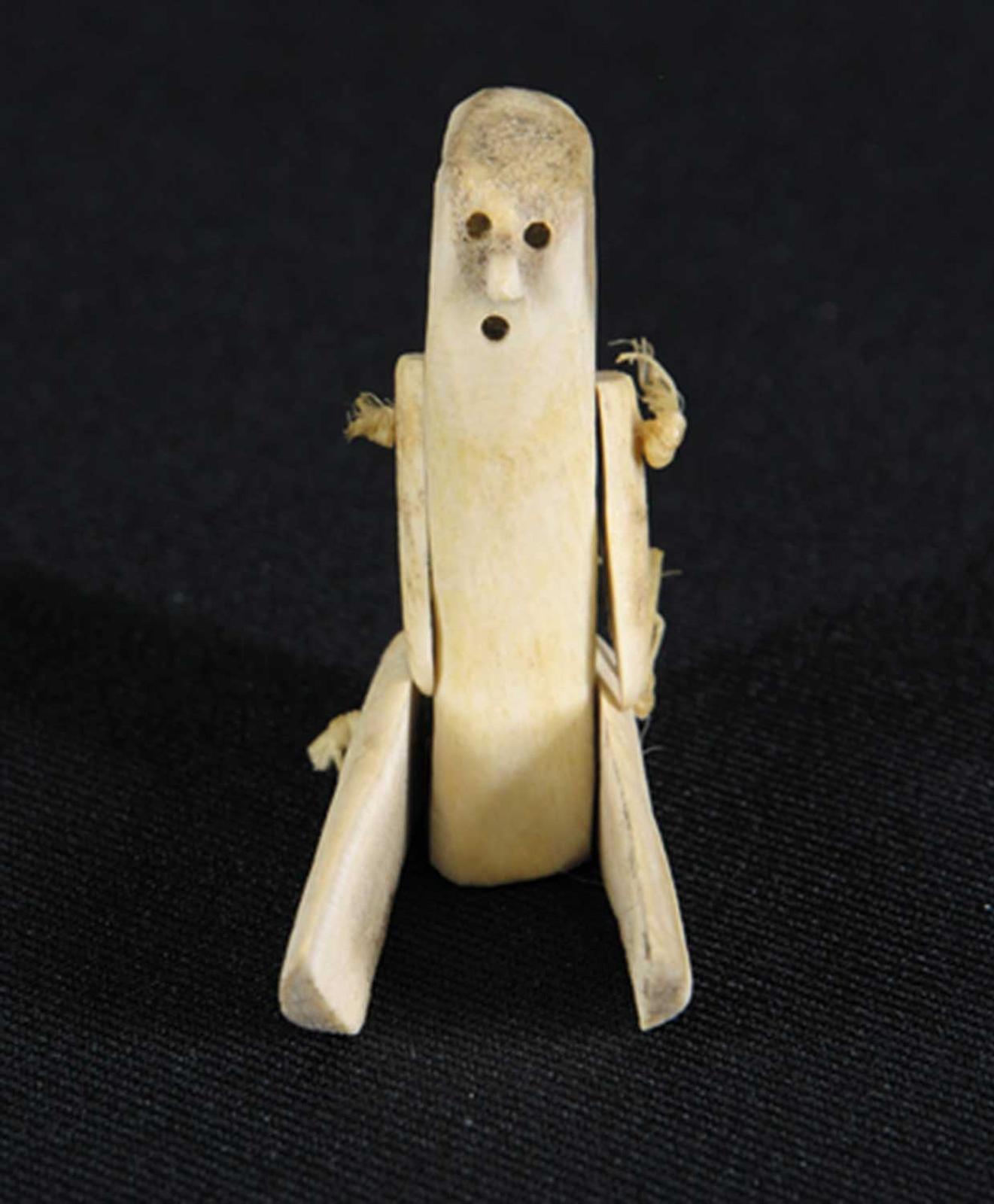 School [Barnabus Arnasungaaq] Inuit - Untitled - Small Bone Doll [1]