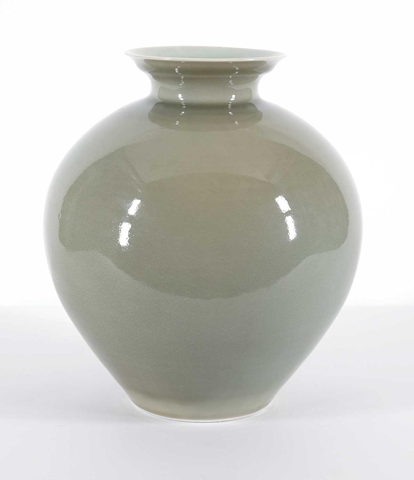 Harlan House (1943) - Elegant Green Vase