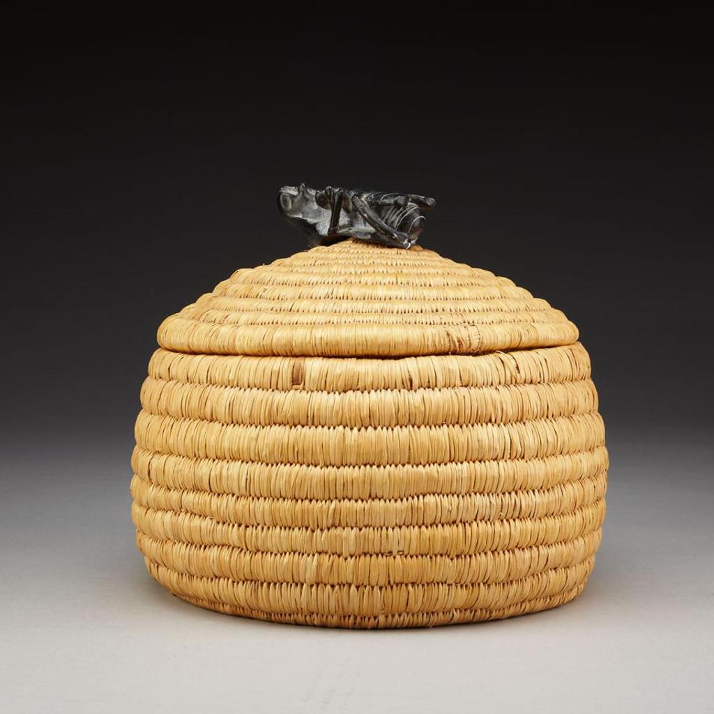 Davidialuk Alasua Amittu (1910-1976) - Lidded Basket Adorned With Louse Eating Grubs