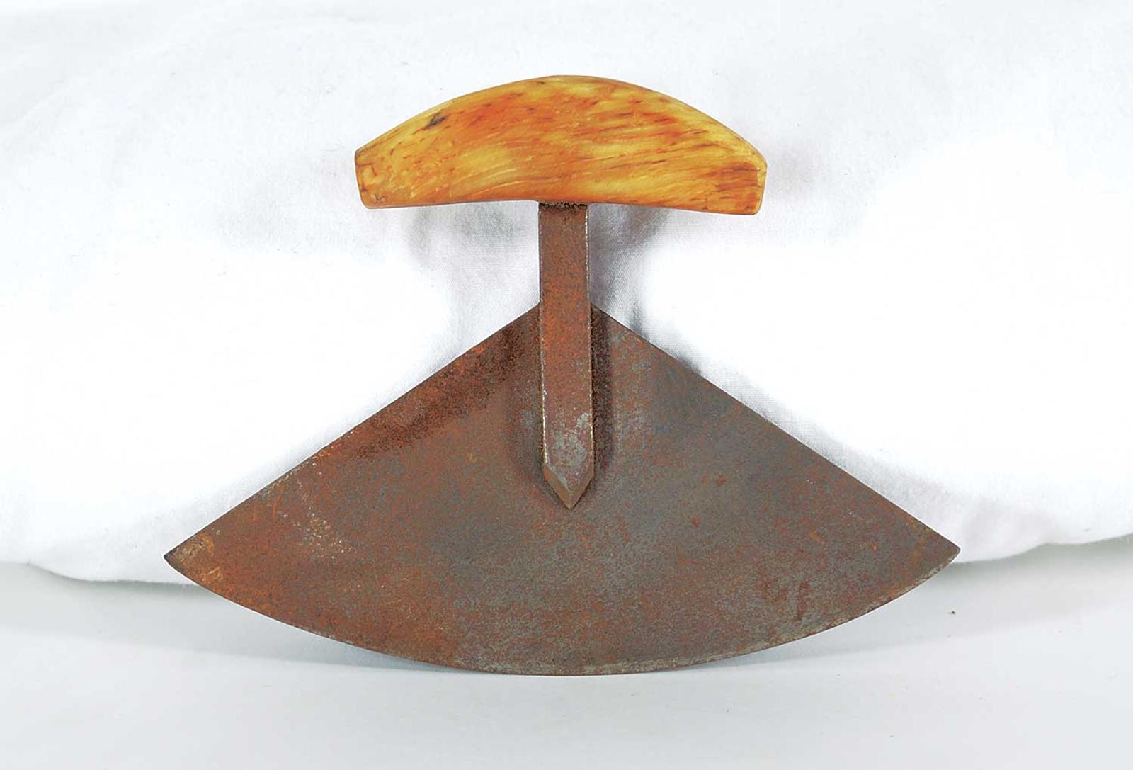 School [Barnabus Arnasungaaq] Inuit - Untitled - Ulu