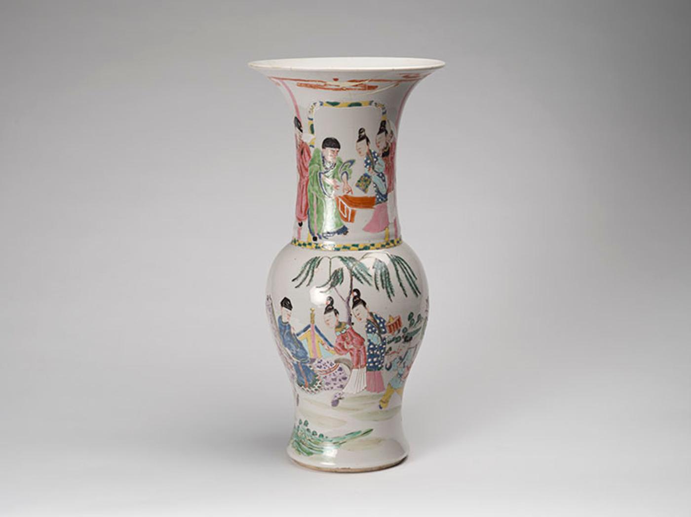 Chinese Art - A Chinese Famille Rose 'Phoenix Tail' Vase, Yongzheng Period (1723-1735)