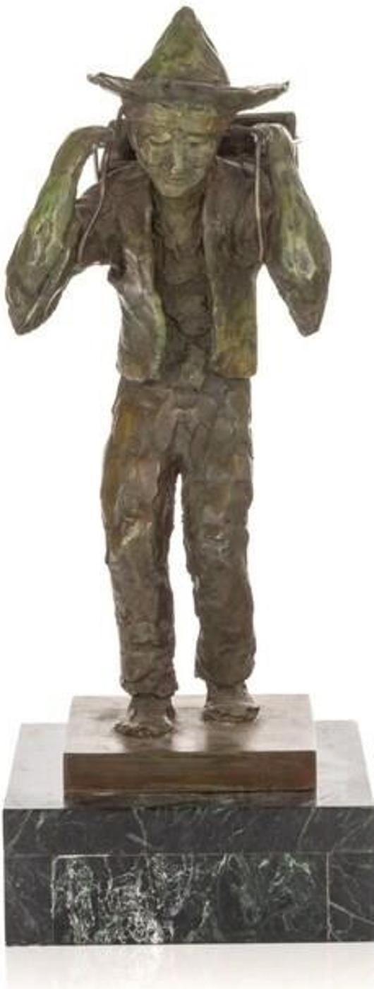 Monyo Simon Mihailescu-Nasturel (1926) - Bronze of a man caring a bag. On a marble base