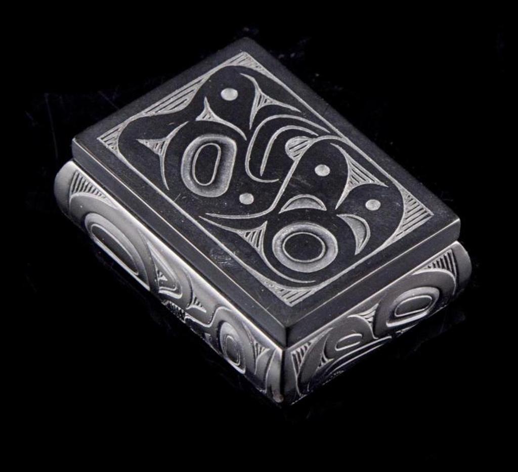 Pat Dixon (1938-2015) - a small carved argillite lidded box