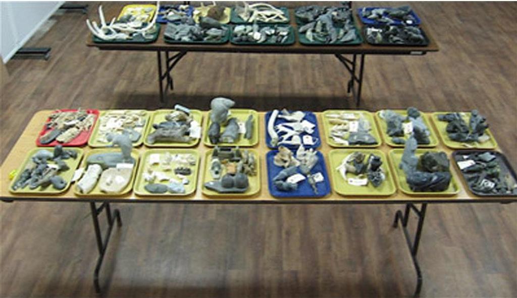 Inuit - Tray Of Soapstone And Bone Carvings