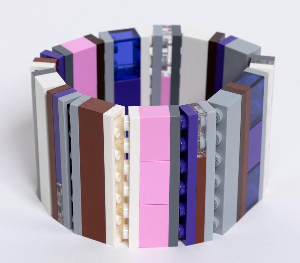 Emiko Oye - Pink-Grey-White 6-Post Lego Bracelet