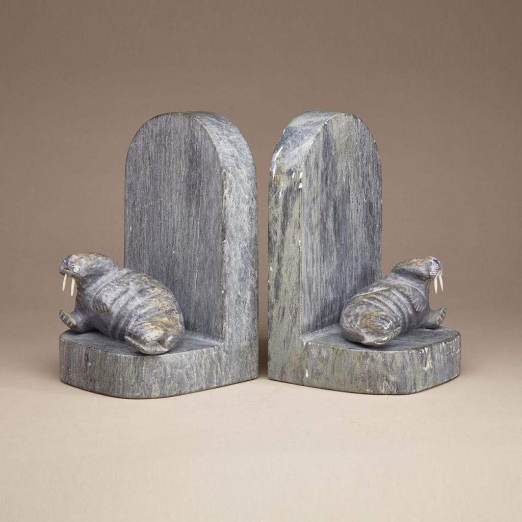 Alex Patsauq (1917) - Pair Of Early Book Ends Decorated With Reclined Walrus