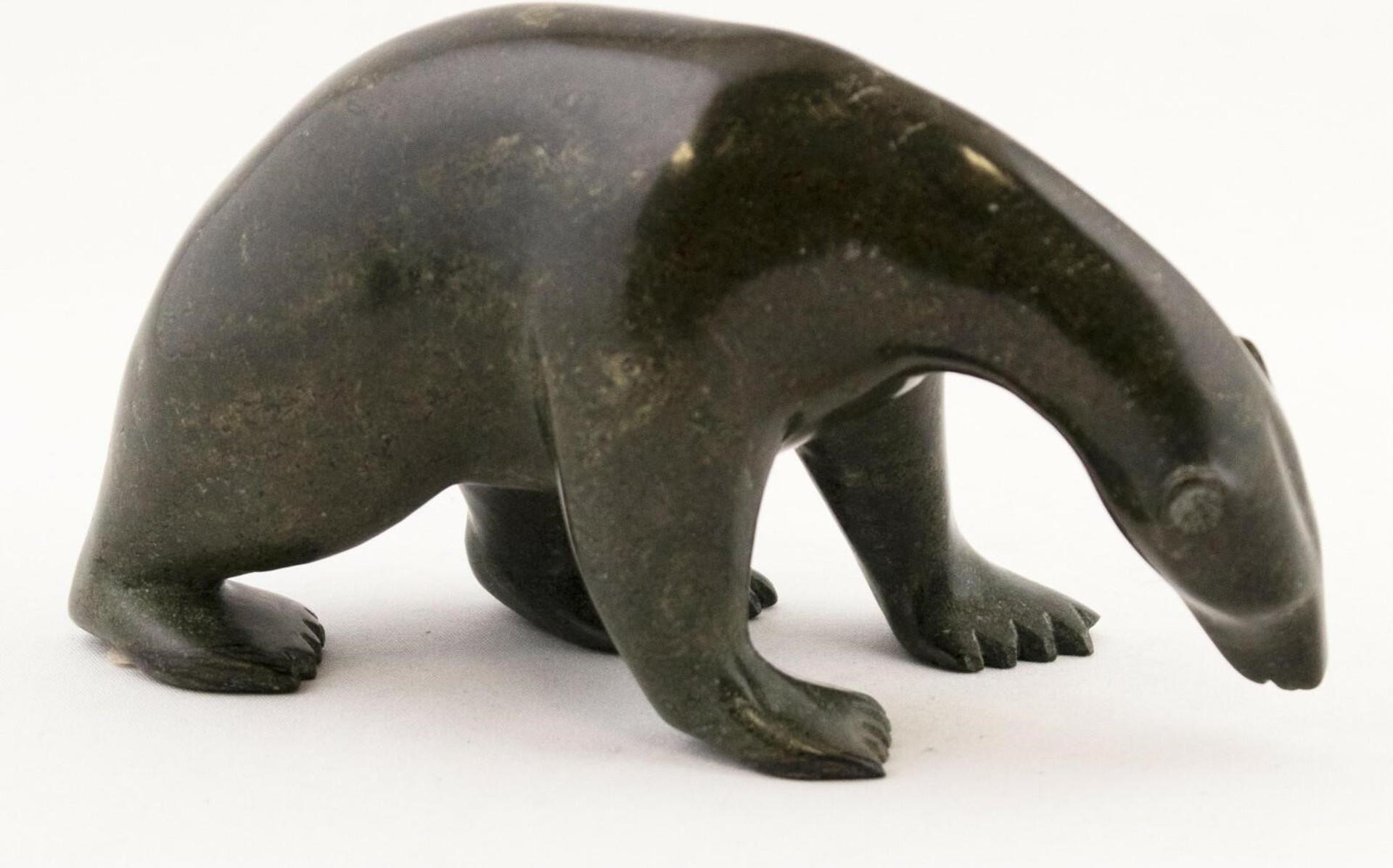 Egesiak Simeonie (1946-2007) - a serpentine carving of a Polar Bear