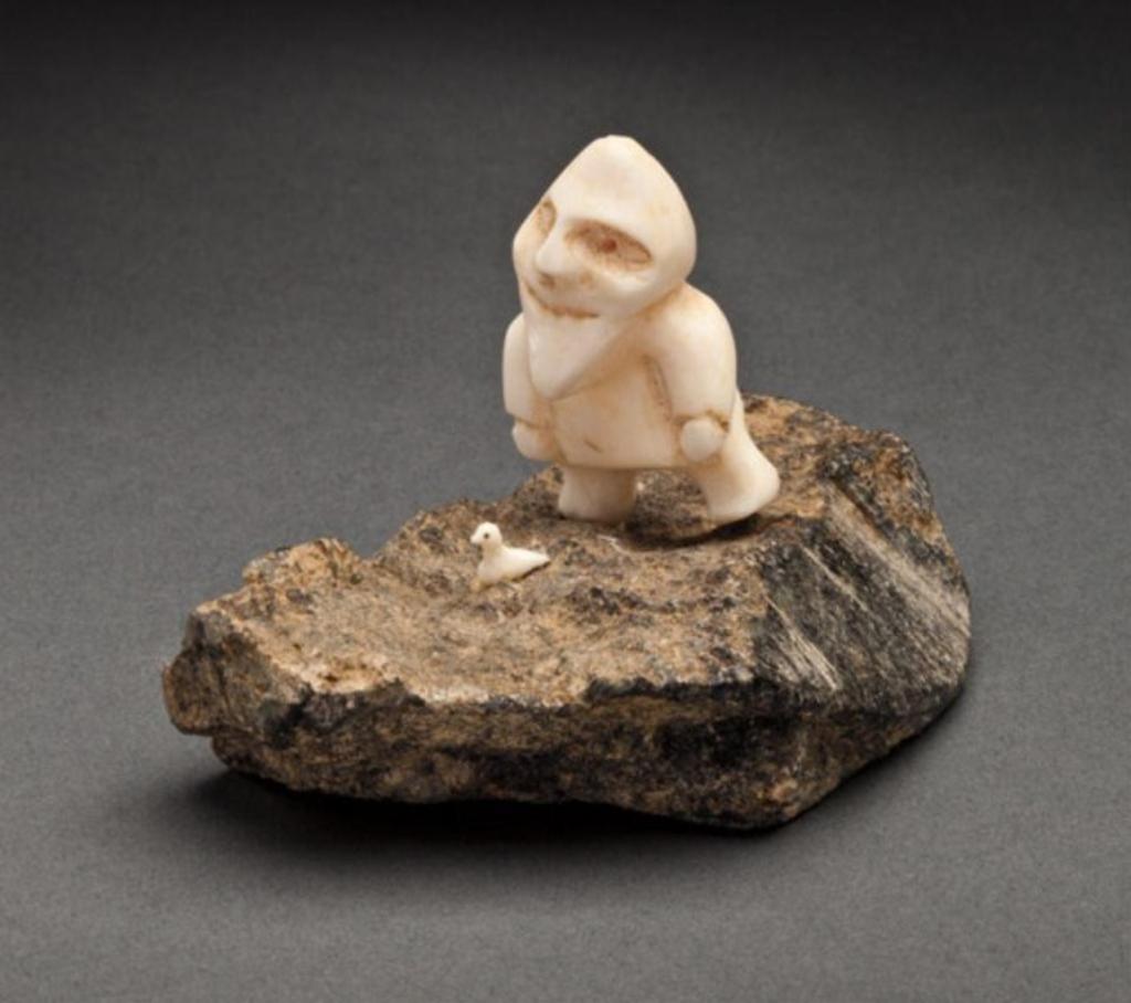 Mark Tungilik (1913-1986) - Ivory and stone