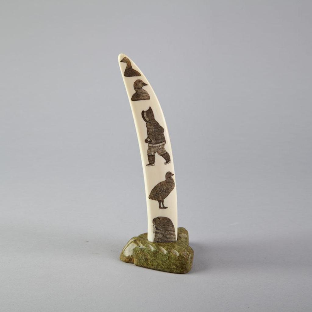 Davidee Itulu (1929-2006) - Etched Tusk On Base