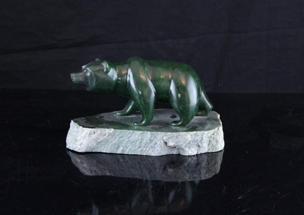 David Clancy (1950) - a BC jade carving of a grizzly bear