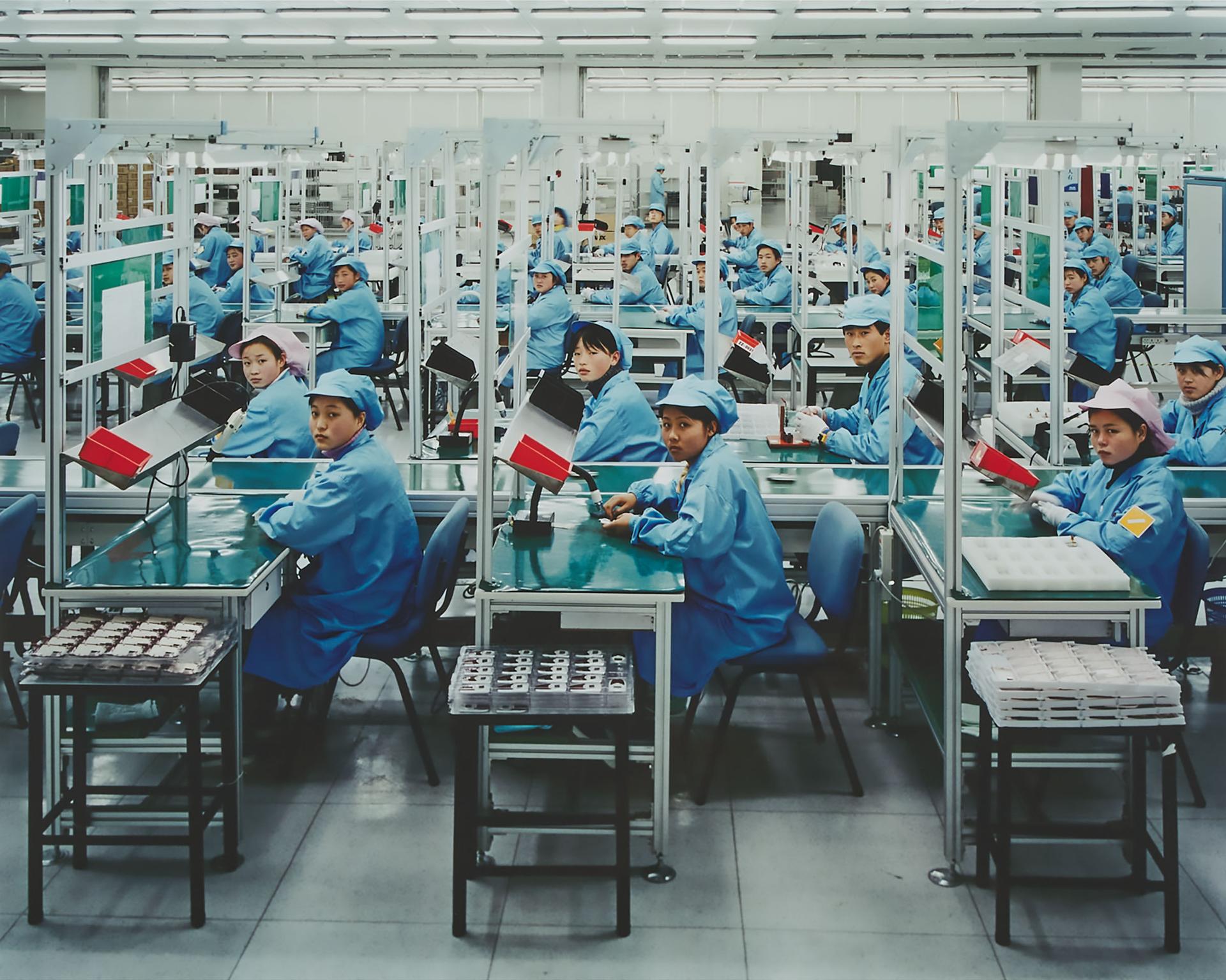 Edward Burtynsky (1955) - Manufacturing #15, Bird Mobile, Ningbo, Zhejiang Province, China, 2005