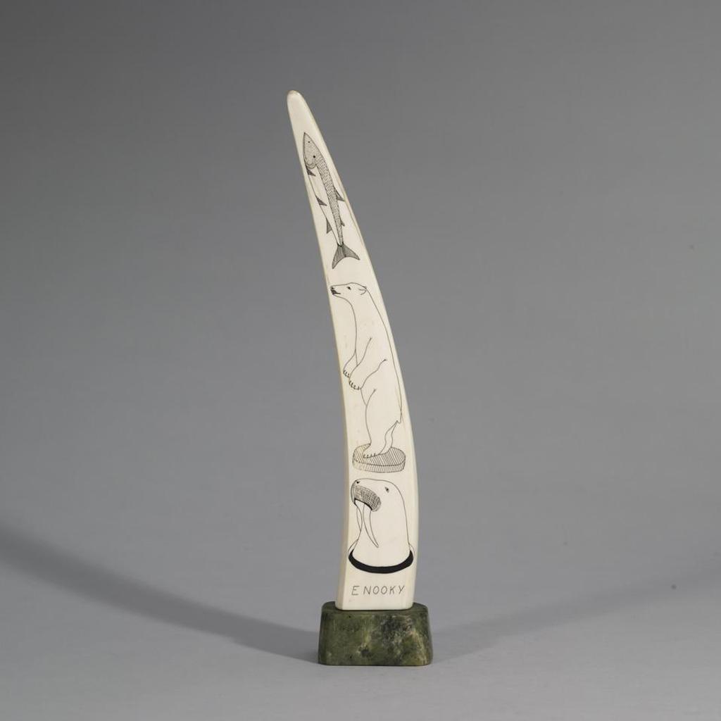 Innuki Oqutaq (1926-1986) - Etched Tusk With Bear, Walrus And Fish Detail
