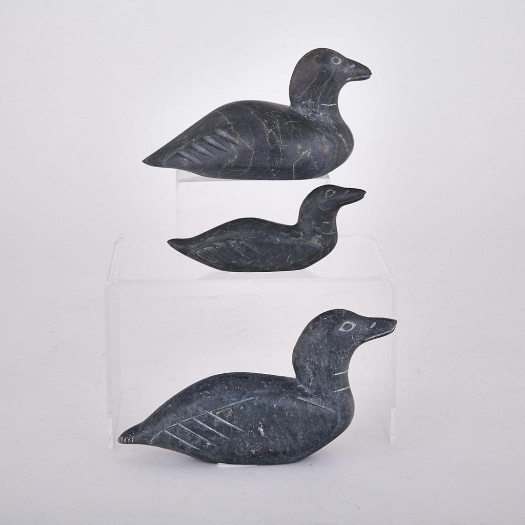 Alaqu Mitigua - Three Swimming Birds