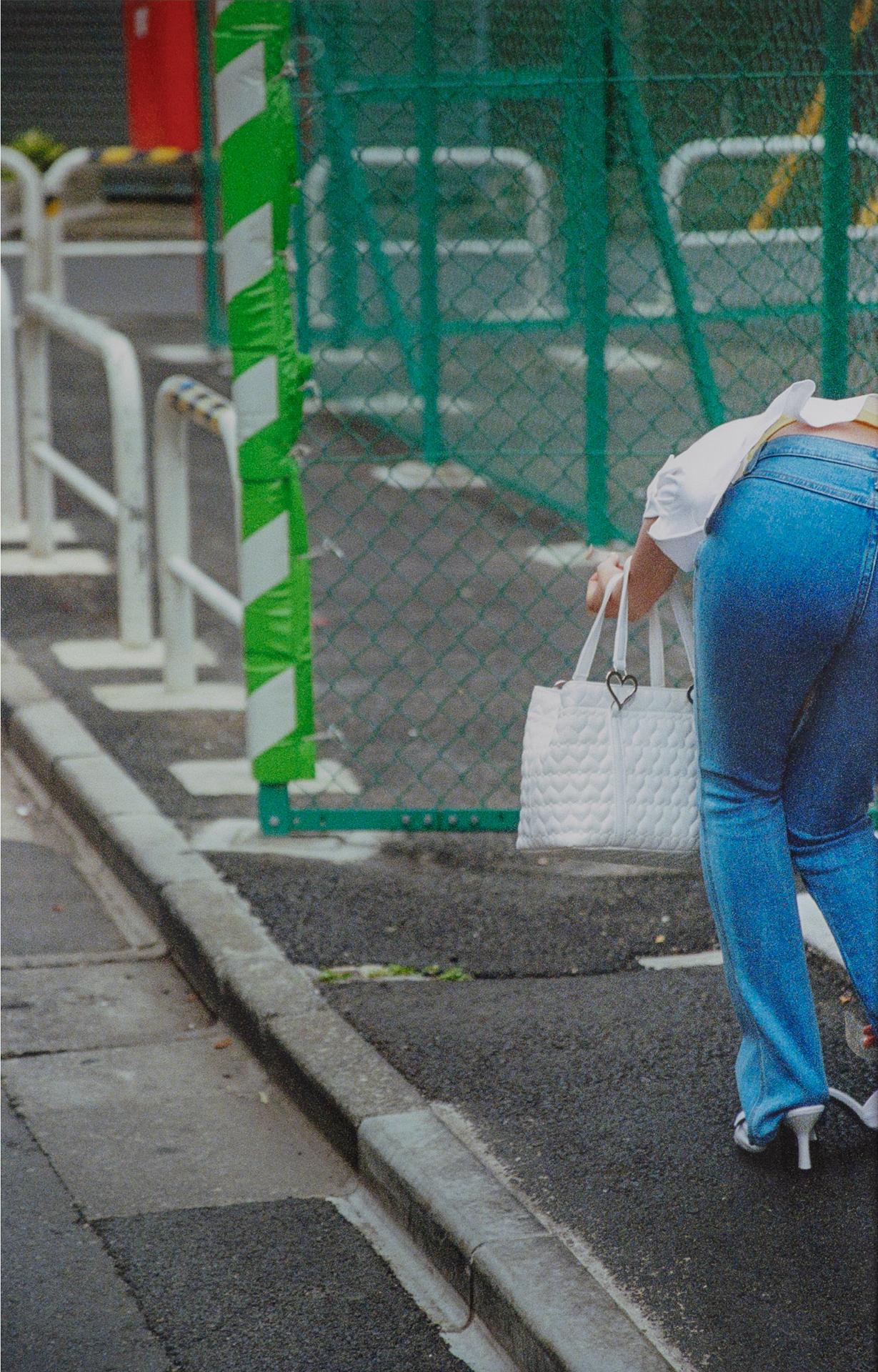 Stephen Waddell (1968) - Woman Adjusting Shoe, 2004