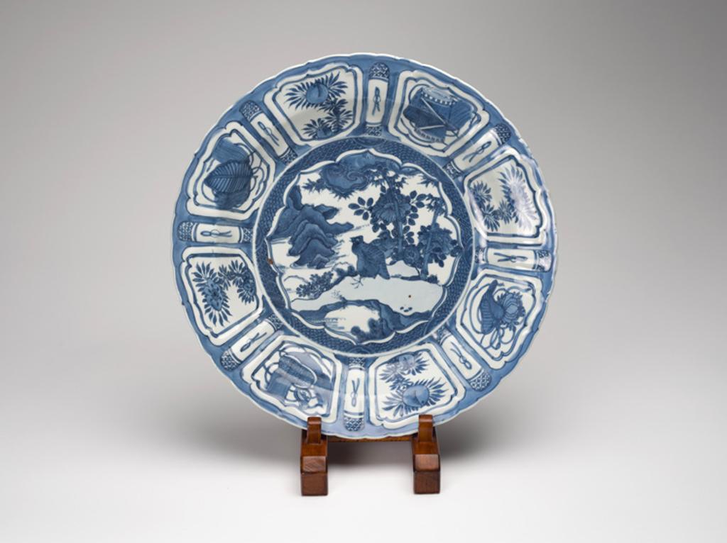 Chinese Art - A Large Chinese Blue and White 'Floral and Fauna' Kraak Dish, Ming Dynasty, Wanli Period (1572-1620)