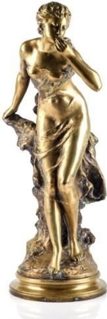 Mathurin Moreau (1822-1912) - Gilt bronze sculpture of a woman leaning on a rock, drinking from a stream. Signature inscribed 