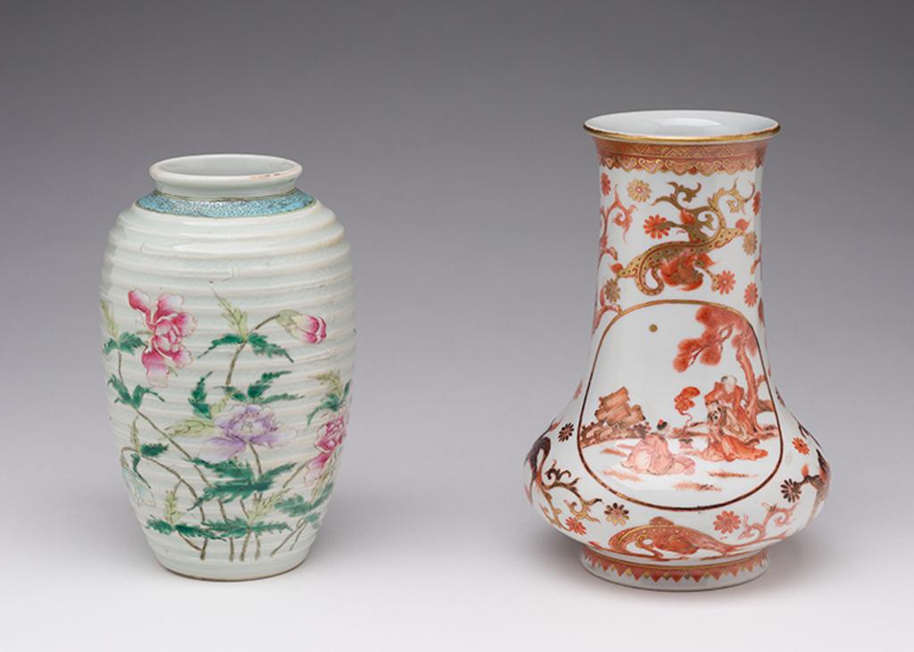 Chinese Art - Two Chinese Polychromed Bottle Vases, Republican Period, Early 20th Century