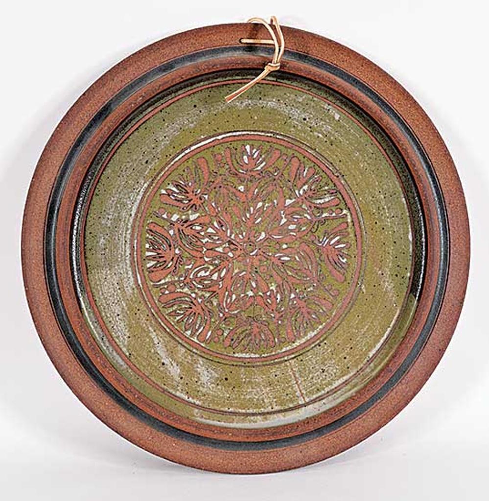 Edward Drahanchuk (1939) - Untitled - Ornate Hanging Plate