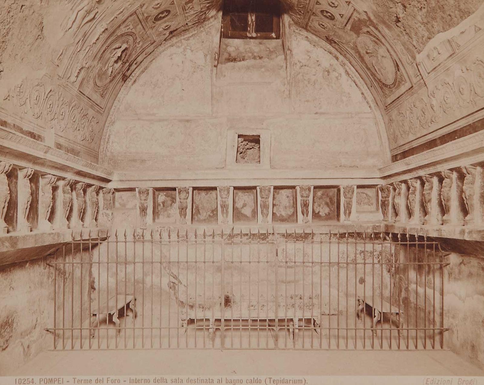Italian School - Pompei - Terme del Foro - Interno della Sala Destinata al Bagno Caldo