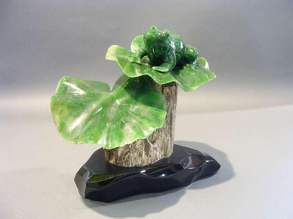 Lyle Sopel (1951) - FROG & LILLIES nephrite jade. petrified