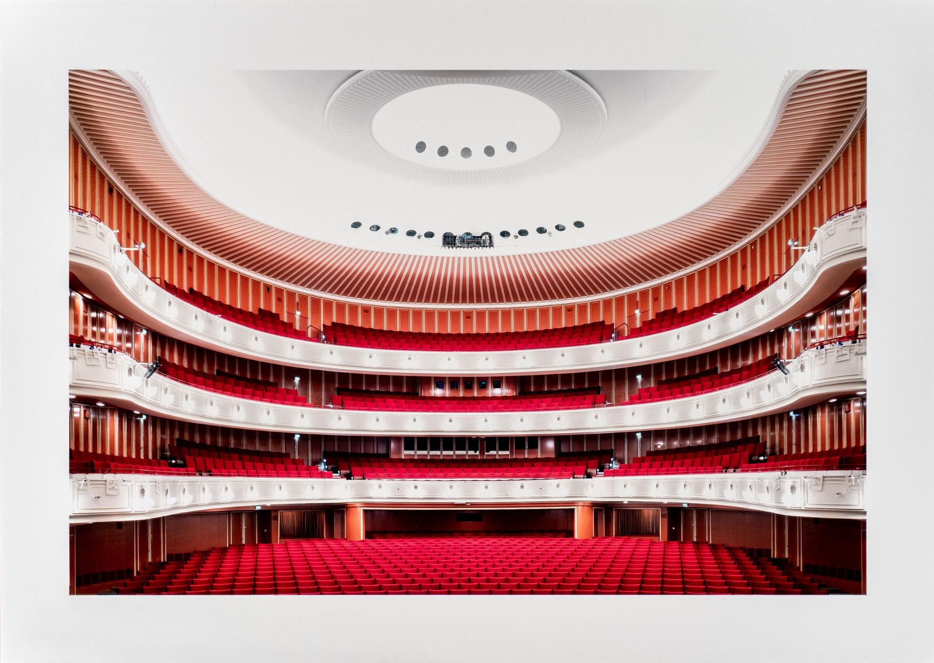 Candida Höfer (1944) - Deutsche Oper Am Rhein Düsseldorf, 2012/2015