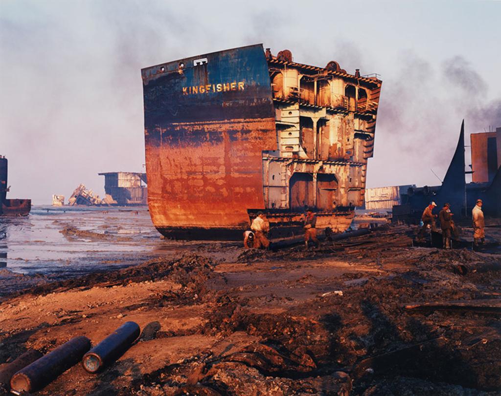 Edward Burtynsky (1955) - Shipbreaking #24, Chittagong, Bangladesh
