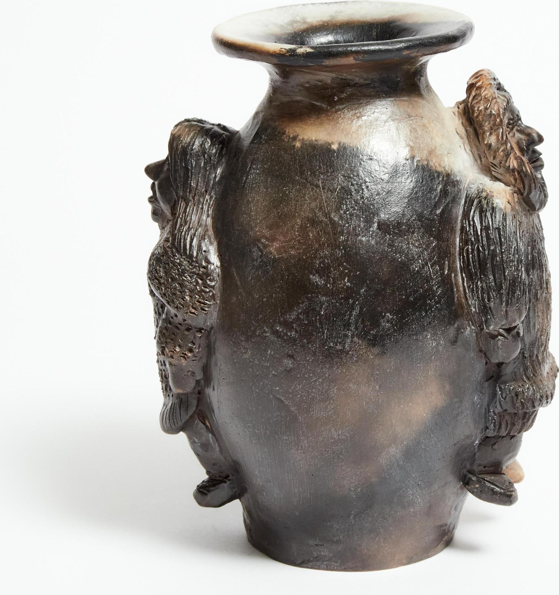 Yvo Samgushak Mangelik (1942) - Vase With Inuk Couple