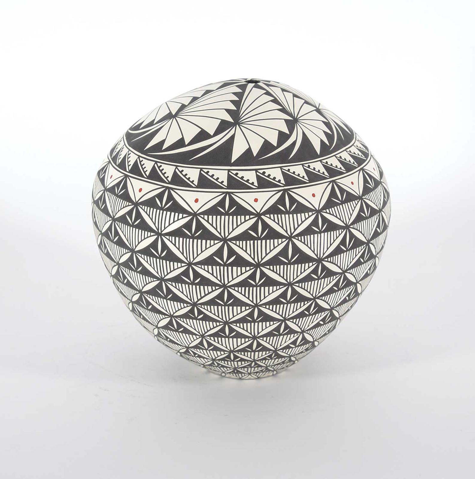 Sandra Victorino - Incised Pot with Fan Detailing