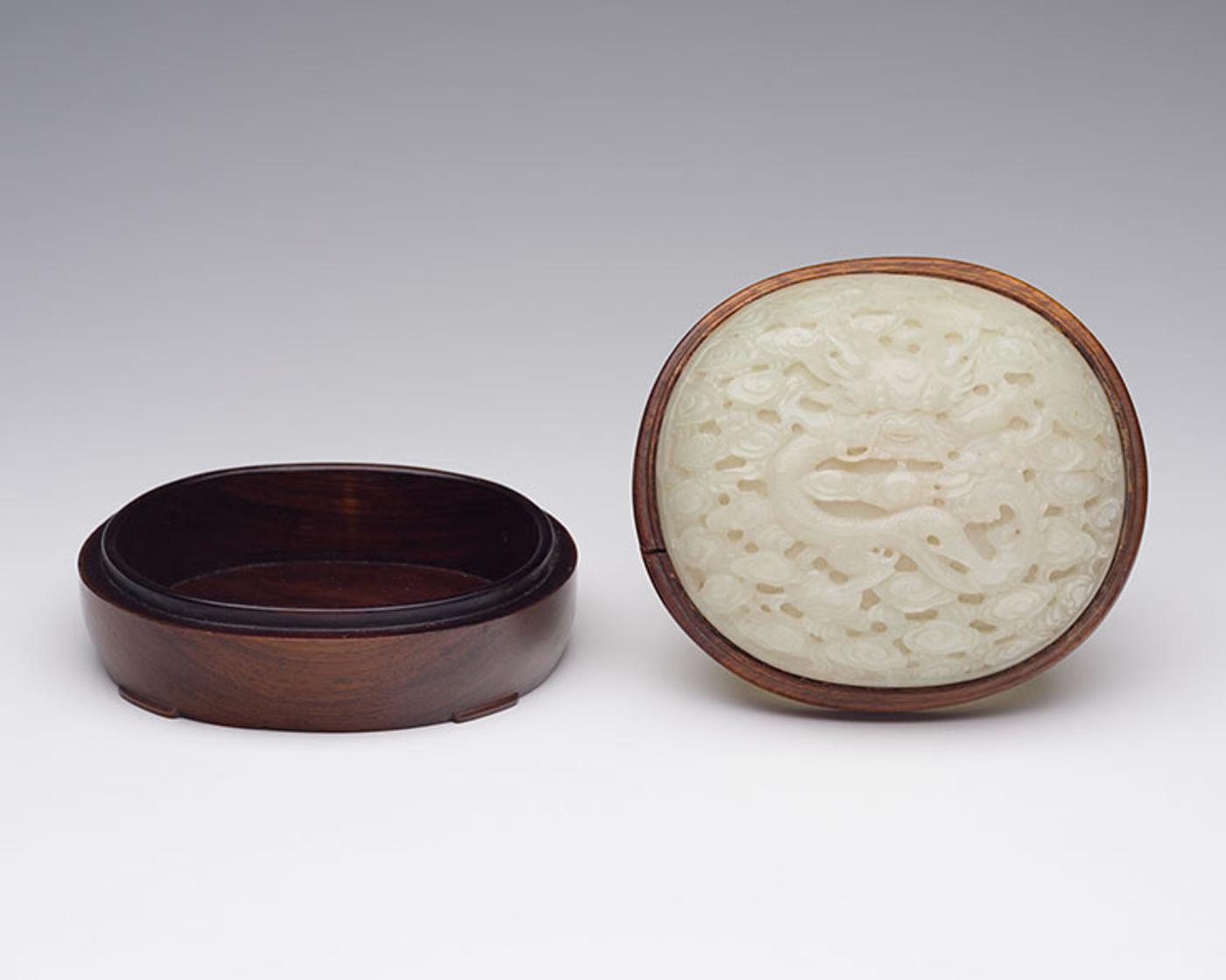 Chinese Art - A Chinese Pale Celadon Jade 'Dragon' Mounted Box and Cover, 19th Century