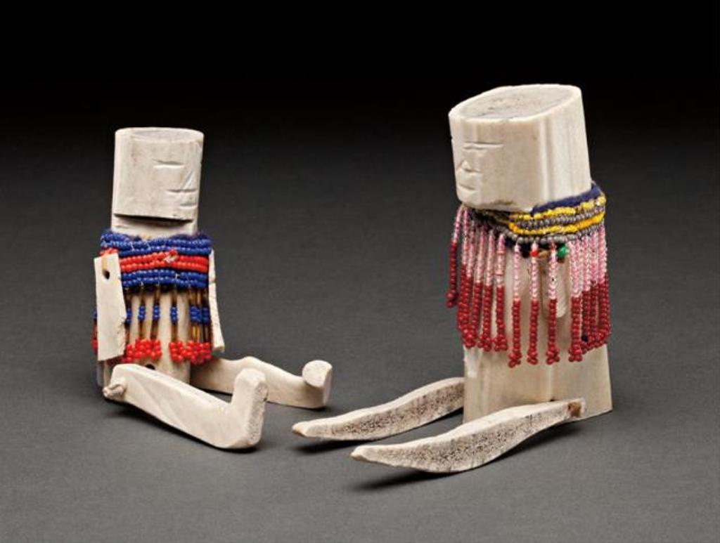 Eva Talooki Aliktiluk (1927-1995) - Two Beaded Figures