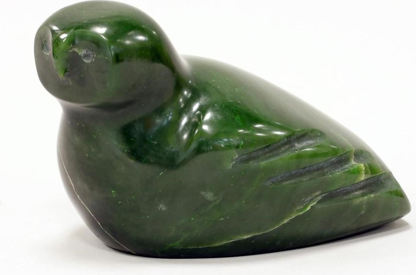 David Ruben Piqtoukun (1950) - Green stone carving of an Owl