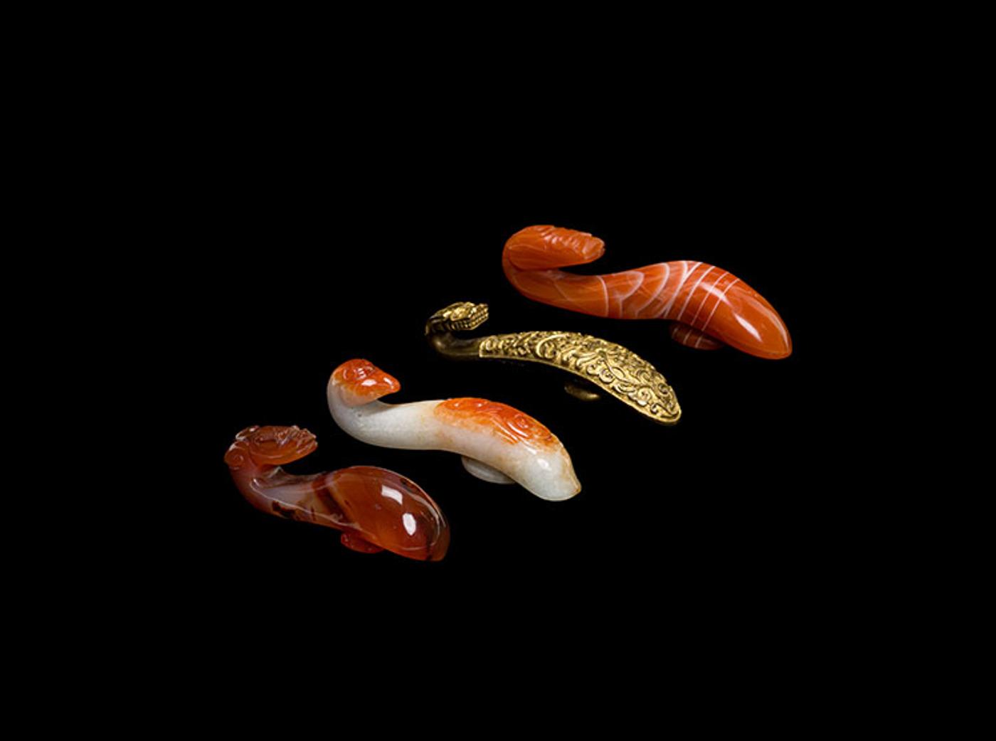 Chinese Art - Group of Four Assorted Chinese Belthooks, 17th to 19th Century