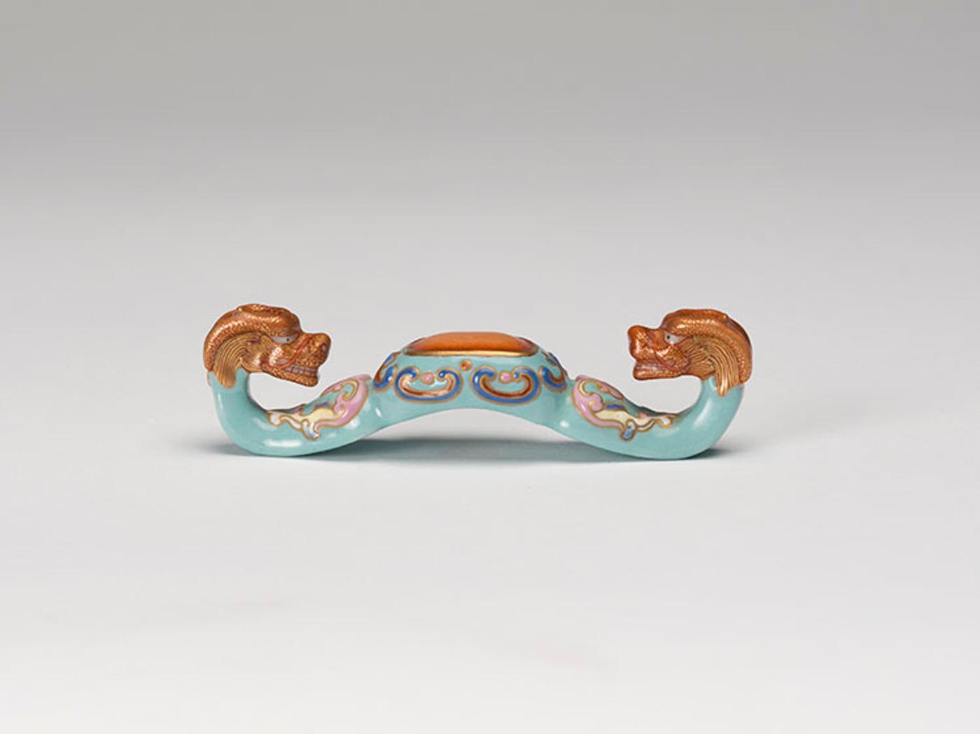 Chinese Art - A Chinese Famille Rose Belthook, Qianlong Mark