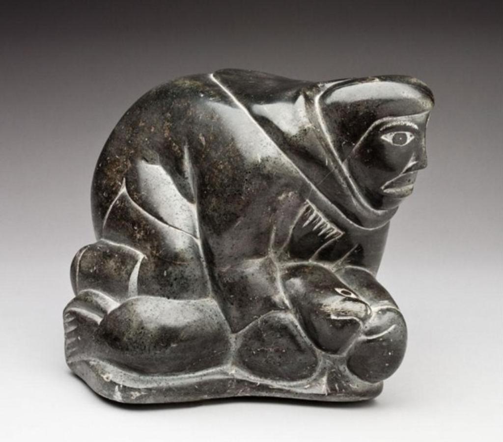Levi Alasua Pirti Smith (1927-1986) - Hunter and seal, darkened grey stone
