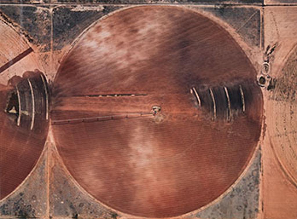 Edward Burtynsky (1955) - Pivot Irrigation #9, High Plains, Texas Panhandle, USA