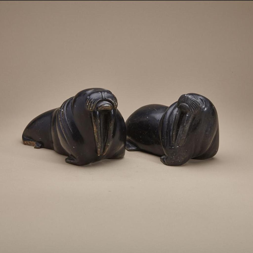 Daniel Kasadluak (1925) - Two Walruses