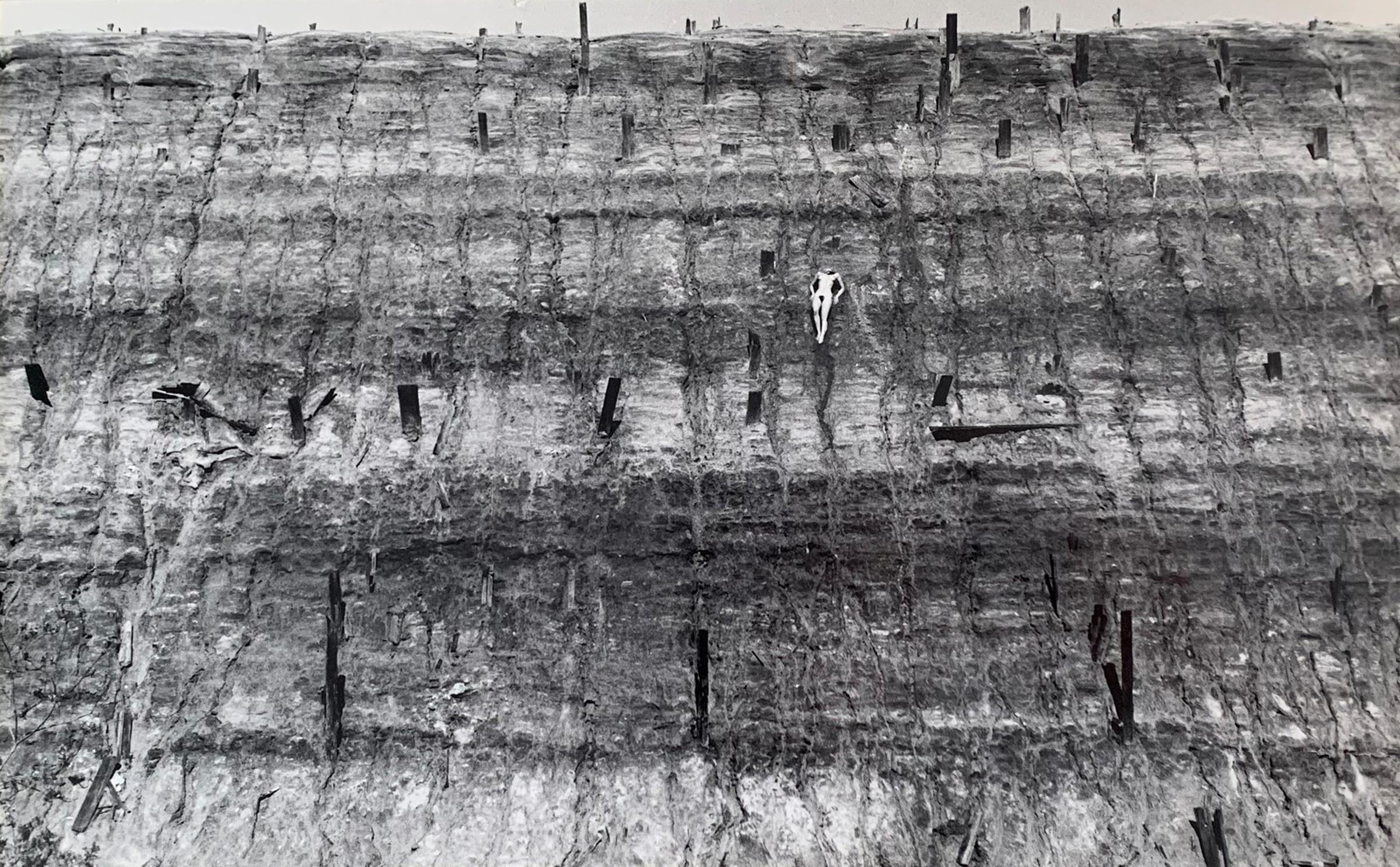 Guy Borremans - Sans titre / Untitled (Nu au paysage désolé dans une mine de North Hatley), 1964