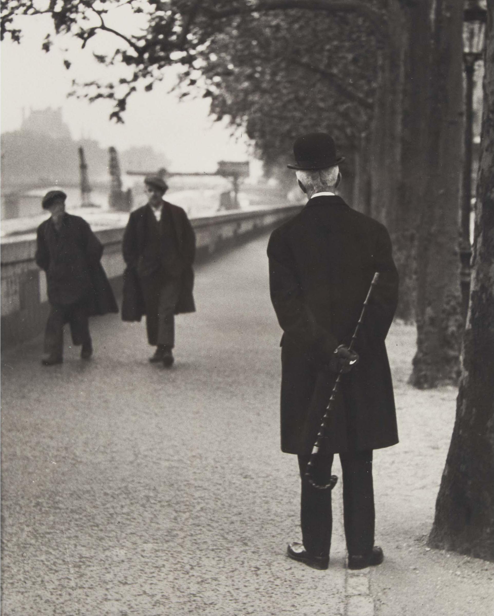André Kertész (1894-1985) - Sur Les Quais, Paris, 1926