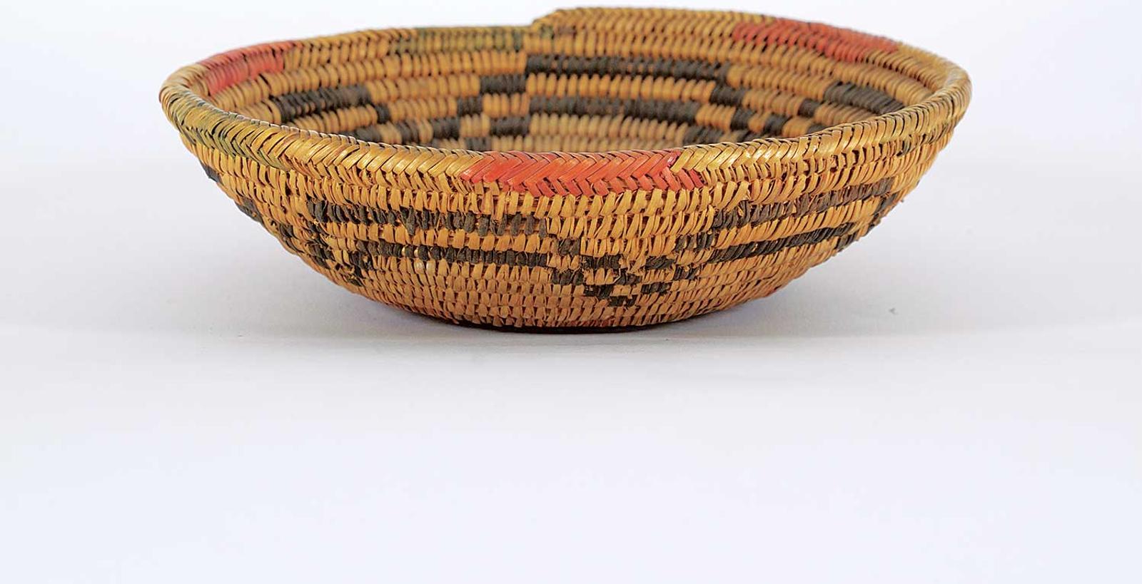 Apache School - Small Round Basket with Central Flower Design