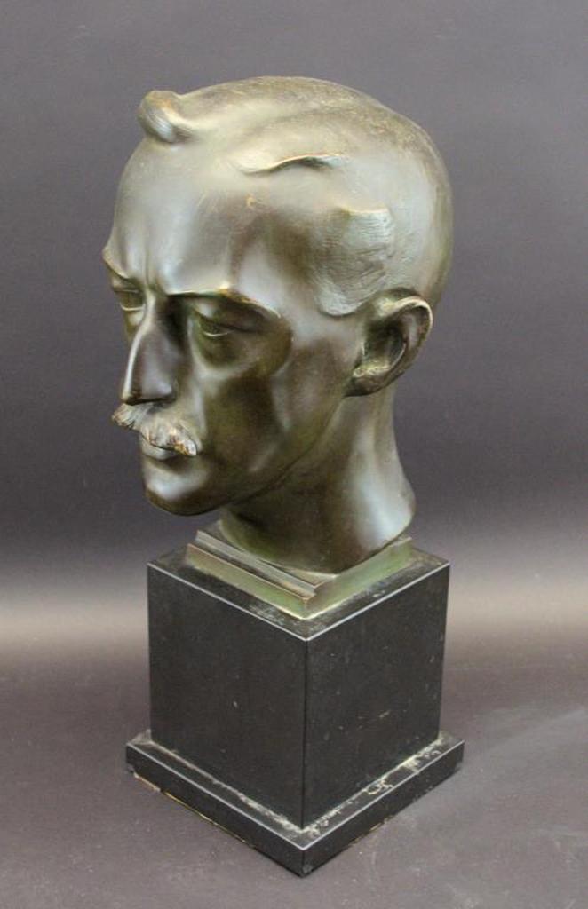 Salvator F. Bilotti (1879-1953) - bronze on a marble base