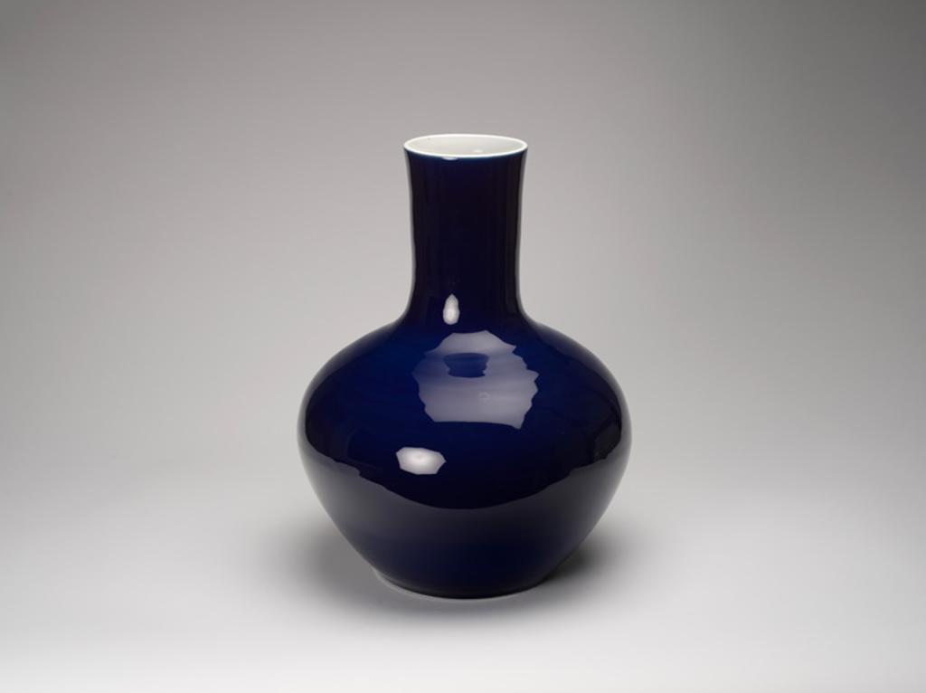 Chinese Art - A Chinese Sacrificial Blue Porcelain Vase, Tianqiuping, Late Qing Dynasty