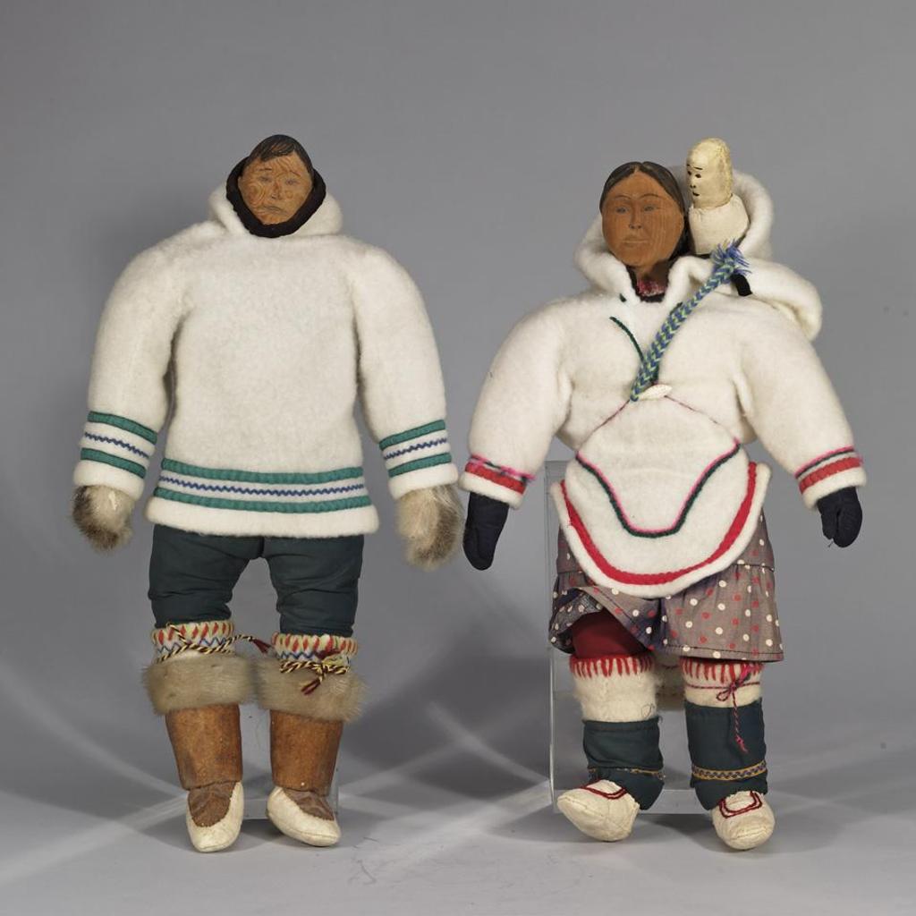 Isa Aqiattusuk Smiler (1921-1986) - Male And Female Dolls