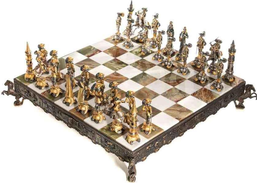 Large Italian Renaissance Style Chess Set (1934-2005) - 14.3 cm (5 5/8 in.)